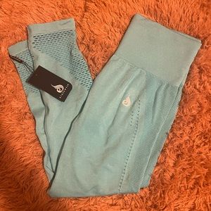 Ryderwear size medium- seamless staple legging aqua marl NWT